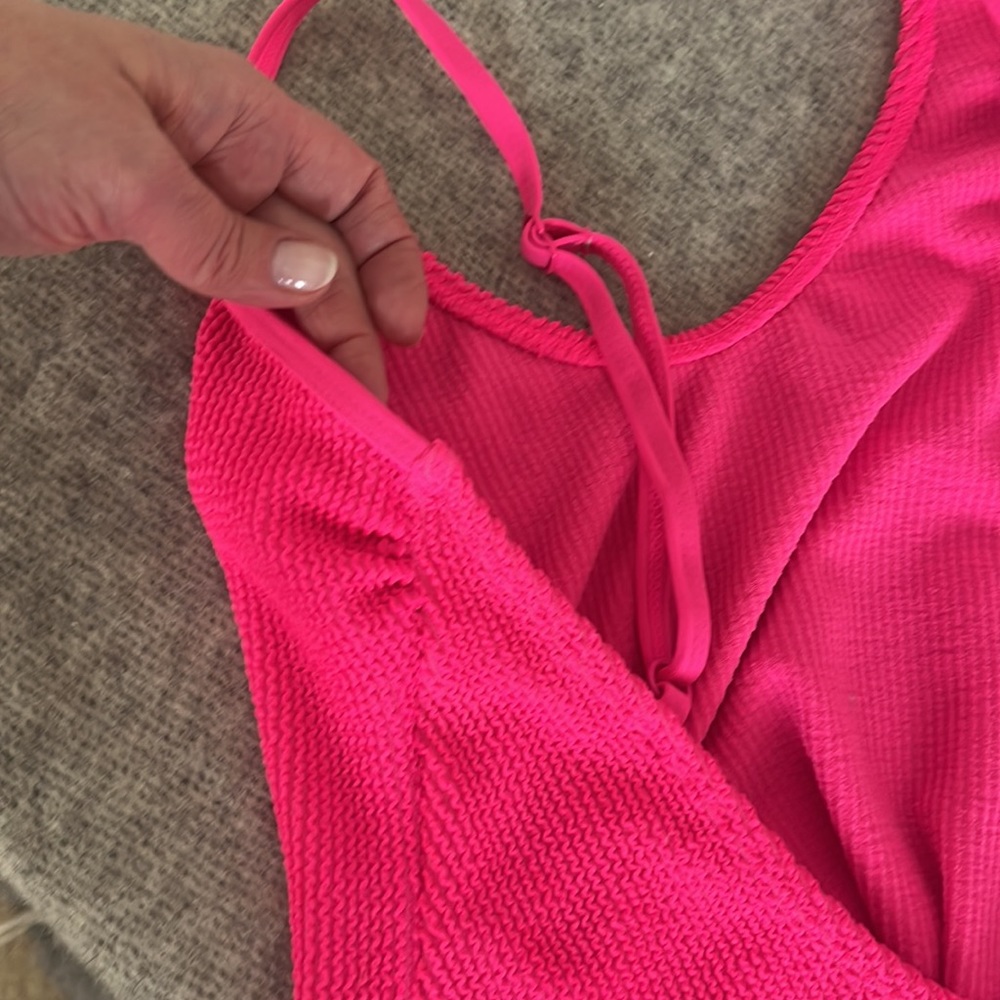 Good American Swimsuit, Sz 3/4 neon pink with cool texture. - Picture 10 of 13